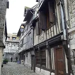 La Fleur D Avec Son Parking